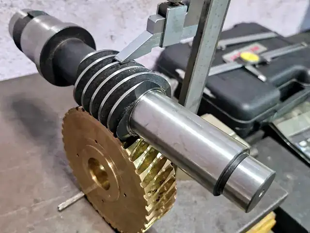 Worm and bronze worm wheel set being measured